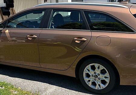 Kia Cee'd / Ceed 1.0 T-GDI 88kW Edition 7 Sports...