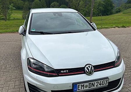 VW Golf Volkswagen 2.0 TSI DSG BMT GTI GTI