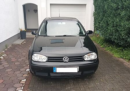 VW Golf Volkswagen 1.4 Special mit neuem TÜV