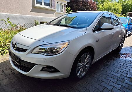 Opel Astra J Lim. 5-trg. Design Edition,Garantie,