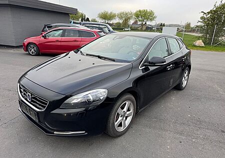 Volvo V40 Momentum 2.0 D4 200PS LKW Paper but 5 Seats