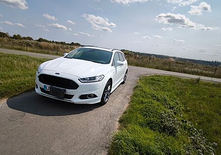 Ford Mondeo 2,0 TDCi 132kW ST-Line, Scheckheft, Top
