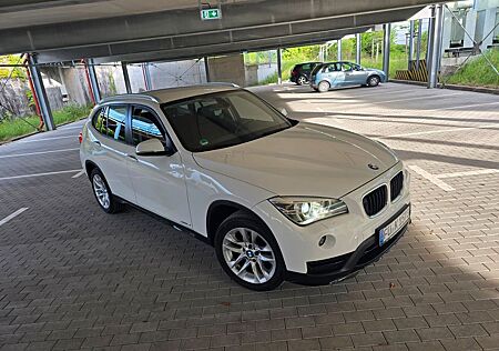 BMW X1 sDrive18i Sport Line/Autom./8-fach/Checkheft