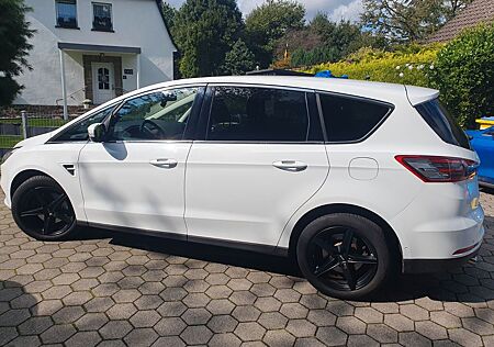 Ford S-Max 2,0 TDCi 110kW Titanium PowerShift Tit...