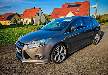 Ford Focus 2,0TDCi 120kW PowerSh. Titanium Turnie...