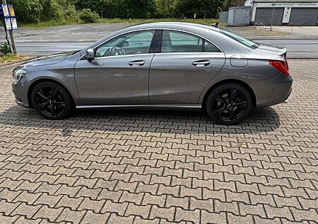 Mercedes-Benz CLA 200 -