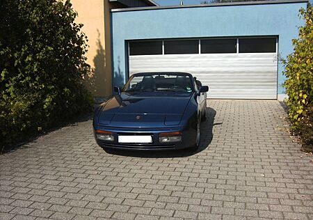 Porsche 944