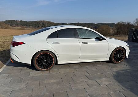 Mercedes-Benz CLA 220 d EDITION ORANGE AMG