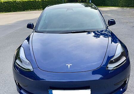 Tesla Model 3 Hinterradantrieb RWD