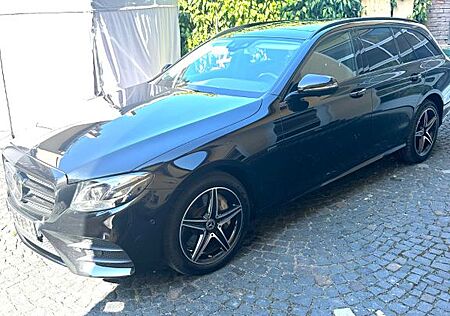 Mercedes-Benz E 300 de T Autom. -AMG ,DCC, Pano, Burm.Night