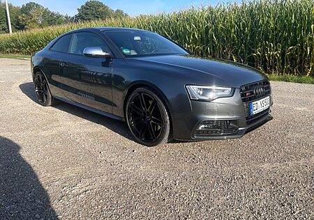 Audi S5 3.0 TFSI S tronic quattro -bitte lesen