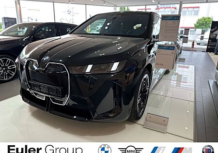 BMW iX xDrive 60 Sportpaket HUD AHK-klappbar AHK Pan