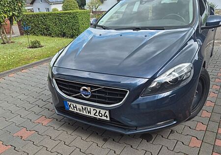 Volvo V40 D2 -