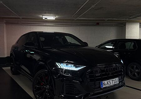 Audi Q8 55 TFSI e quattro tiptronic -