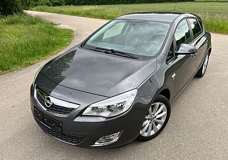 Opel Astra J - 1.6 Benzin *150 Jahre * aus 1. Hd!