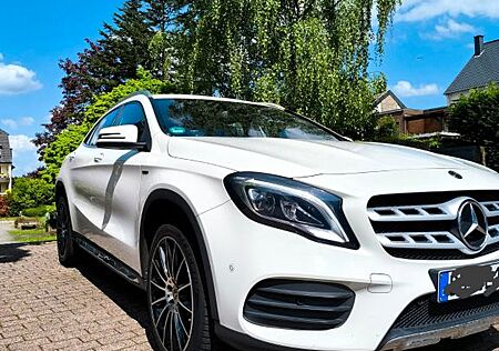 Mercedes-Benz GLA 200 PEAK Edition PEAK Edition