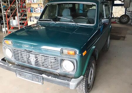 Lada Niva 1.7i Only