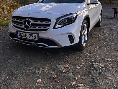 Mercedes-Benz GLA 180 DCT -