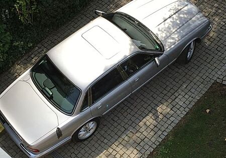 Jaguar XJ8 3.2 -