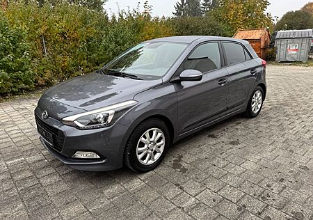 Hyundai i20 blue Trend