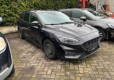 Ford Focus Turnier ST-Line+Navi+Led+