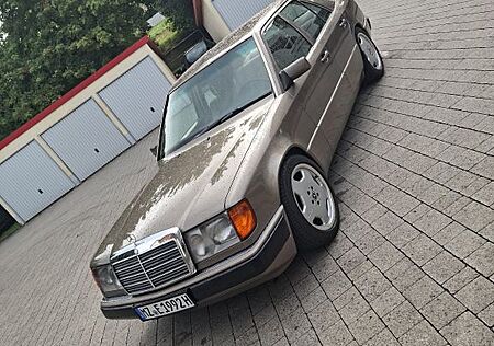 Mercedes-Benz E 300 W124 300E, top gepflegt, rostfrei