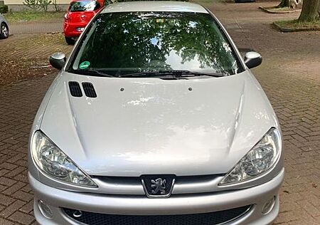 Peugeot 206 Quicksilver 1.4 Liter zuverlässig, sparsam