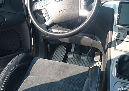 Ford S-Max 2,5 Titanium Titanium