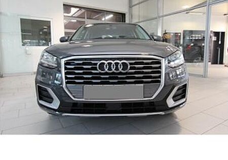 Audi Q2 30 TFSI *Sportpaket* *8-fach-Berreifung*