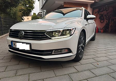 VW Passat Variant Volkswagen 2.0TSI DSG 4Motion Highline 8fach