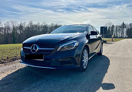 Mercedes-Benz A 180 - LED-Scheinwerfer, Comand, Ambientelicht