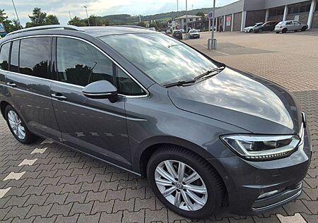 VW Touran Volkswagen 2.0 TDI SCR 140kW DSG Highline Highline