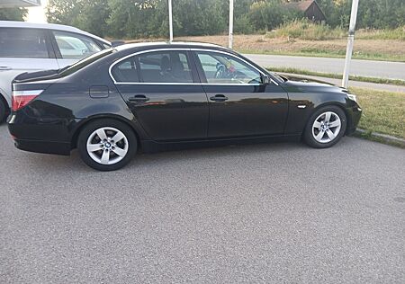 BMW 525i A -