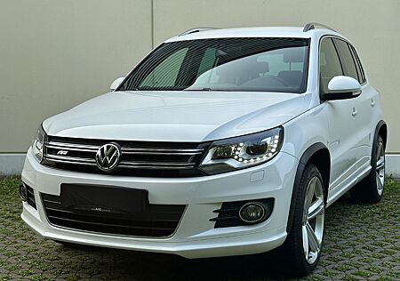 VW Tiguan Volkswagen 4Motion 2.0 DSG | R-Line | 1 Hand | AHK |