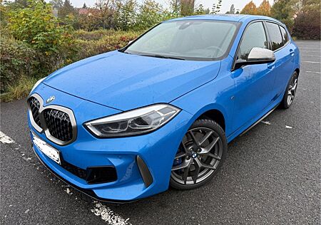 BMW M135i xDrive A - nahezu Voll