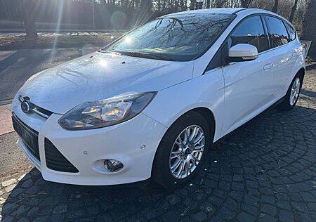 Ford Focus Lim. Titanium*ST LINE KEYLES*TOP GEPFLEGT*