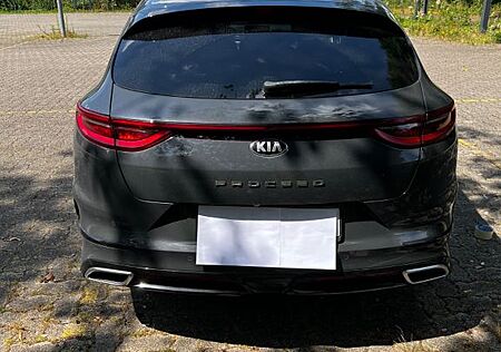 Kia Pro_ceed pro_cee'd / ProCeed 1.4 T-GDI DCT GT LINE GT...