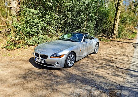 BMW Z4 2.5i - 6 Zylinder