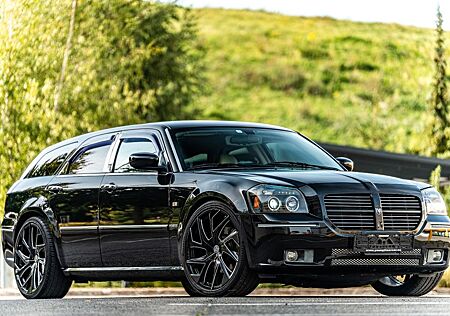 Dodge Magnum 5.7 Hemi; 4x4