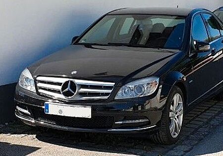 Mercedes-Benz C 180 CGI AVANTG. Autom. Limo.
