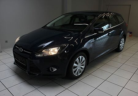 Ford Focus Turnier Titanium *GARANTIE*