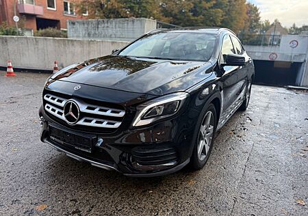 Mercedes-Benz GLA 200 AMG Line/Panorama