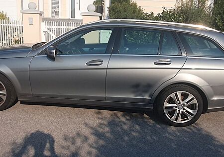 Mercedes-Benz C 180 T AVANTGARDE AVANTGARDE