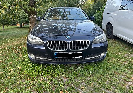 BMW 530d xDrive Touring - Blau Metallic zu verkaufen
