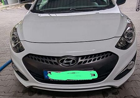 Hyundai i30 Coupe blue 1.6 CRDI 100kW