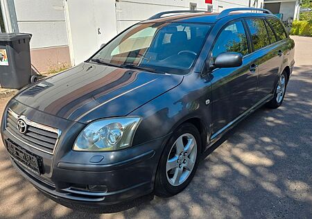 Toyota Avensis Combi Executive 2,2-l-D-CAT Executive