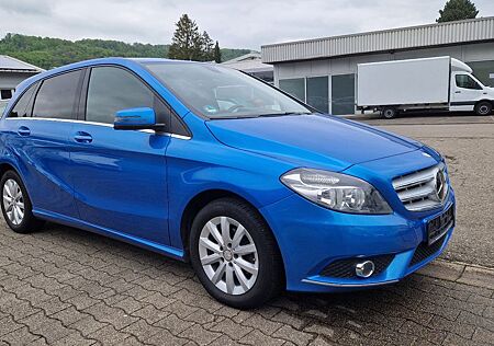 Mercedes-Benz B 180 *AHK*Klima*Navigation*SHZ*Alufelgen*EURO6*