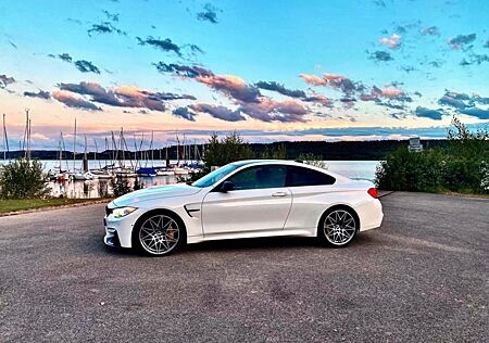 BMW M4 Competition Keramikbremse und Akrapovic + Tun
