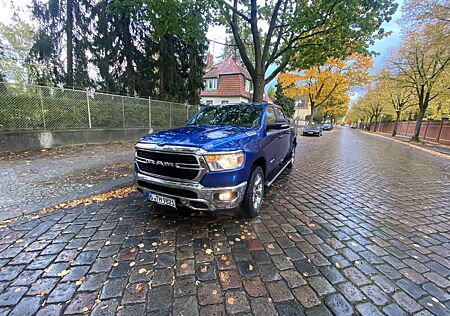 Dodge RAM 1500 4x4 Bighorn Crew Cab