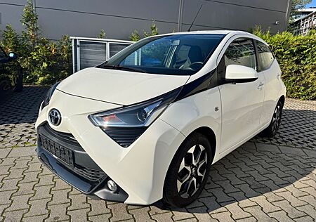 Toyota Aygo (X) Aygo -play Team D Kamera Euro6